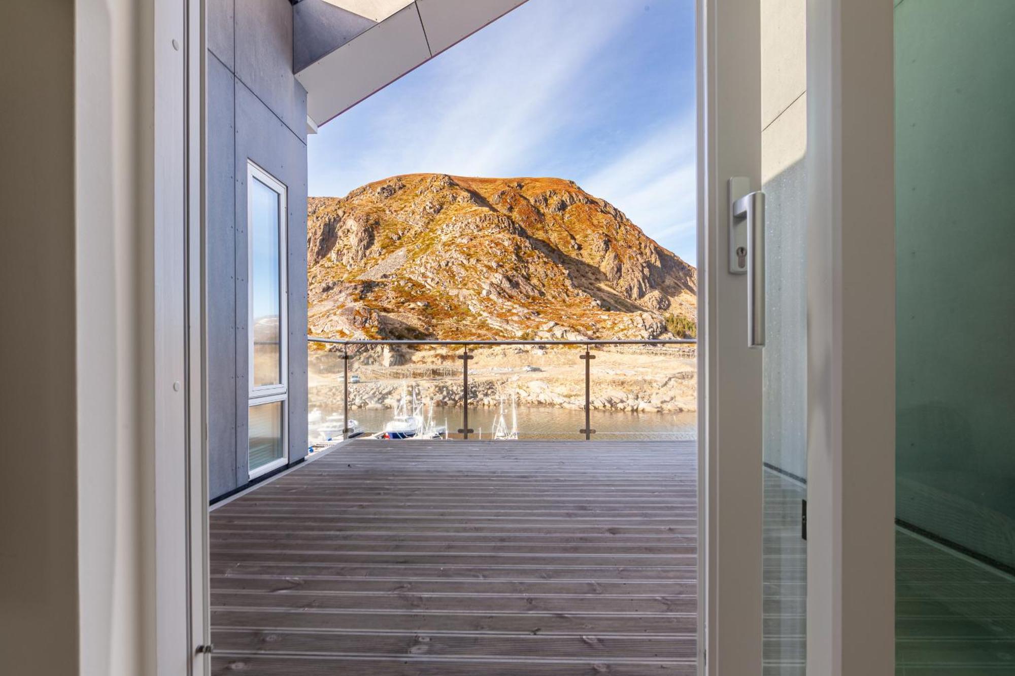 Gjermesoy Luxury Apartment Ballstad Buitenkant foto