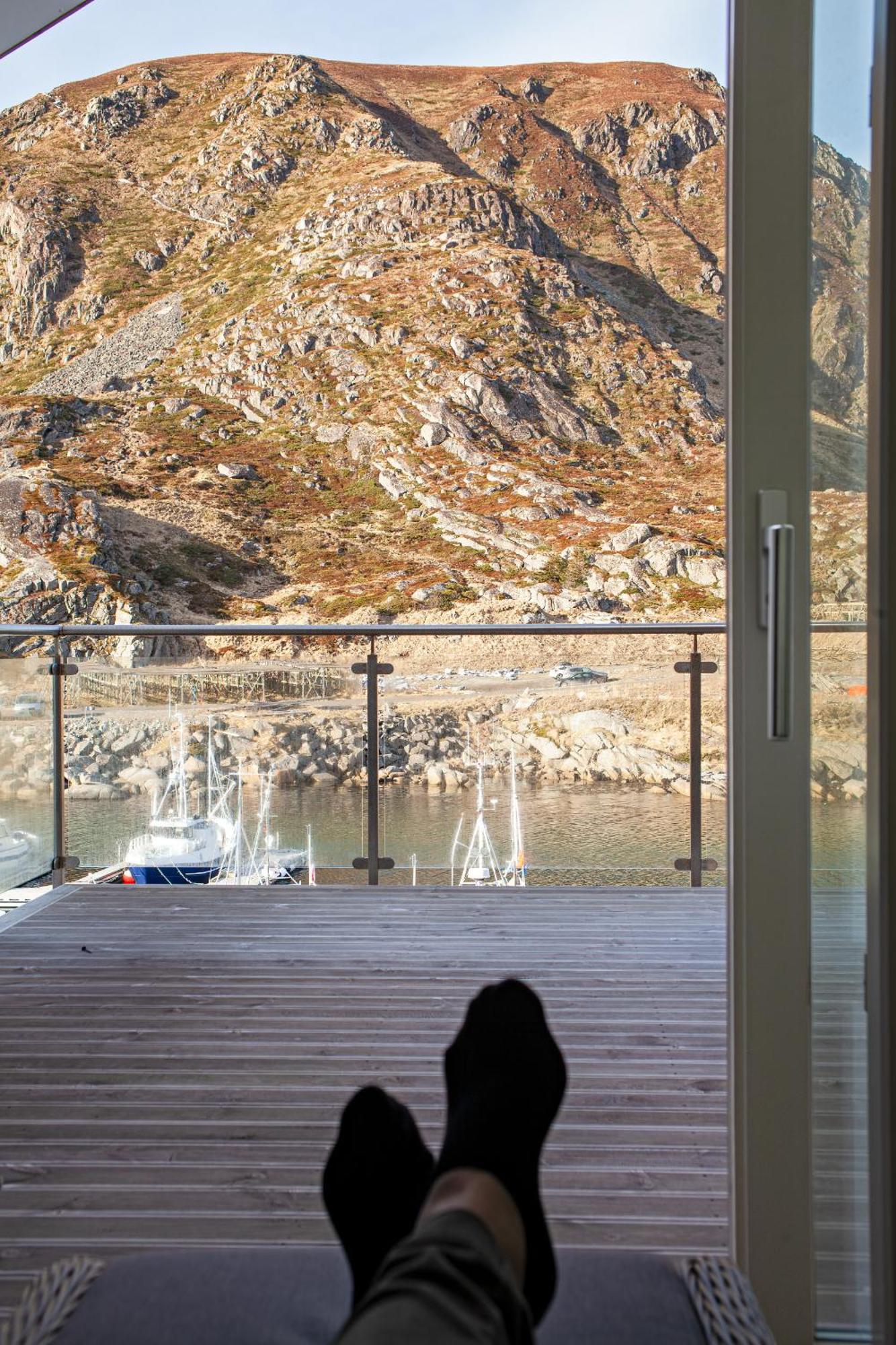 Gjermesoy Luxury Apartment Ballstad Buitenkant foto